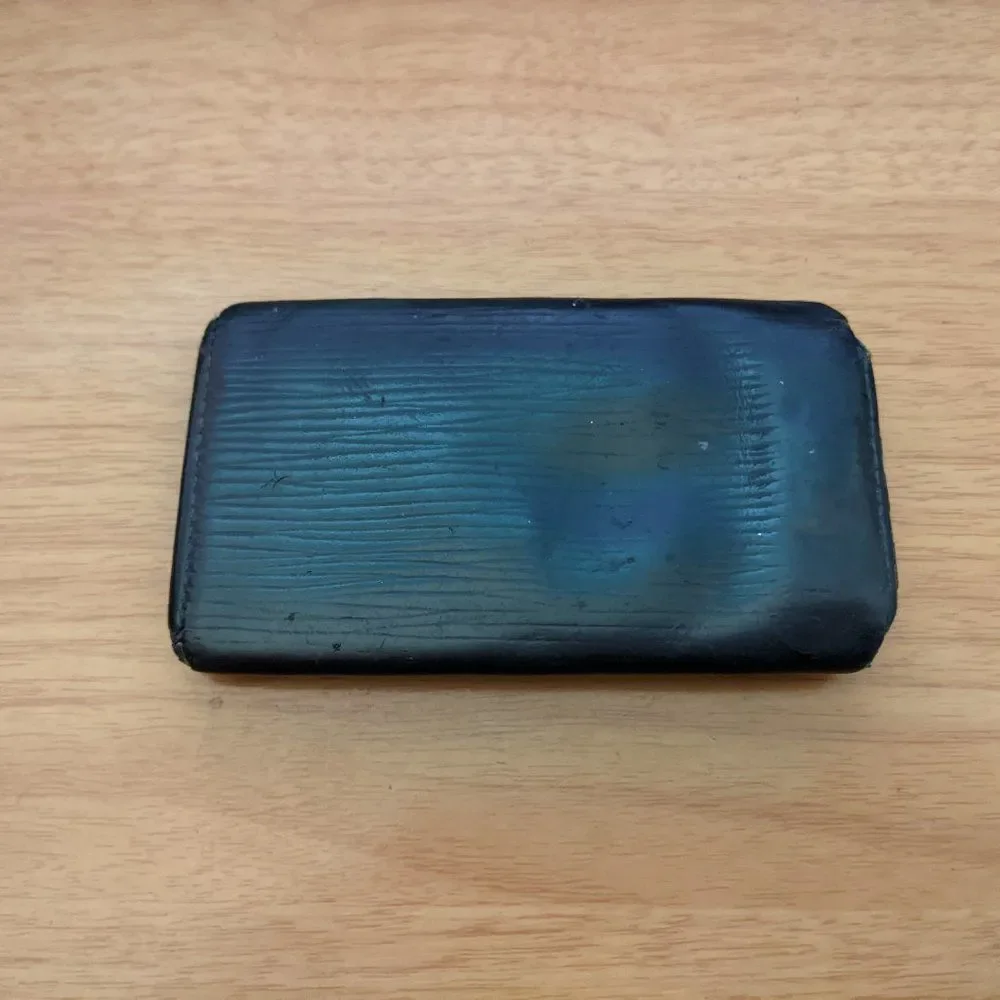 Louis Vuitton Epi Key Holder/Wallet #56💥PRICE DROP💥